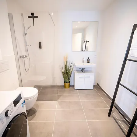 River Prime - 5min To Hbf Apartment *
