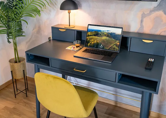 아파트 River Prime - 5min To Hbf 베츨러